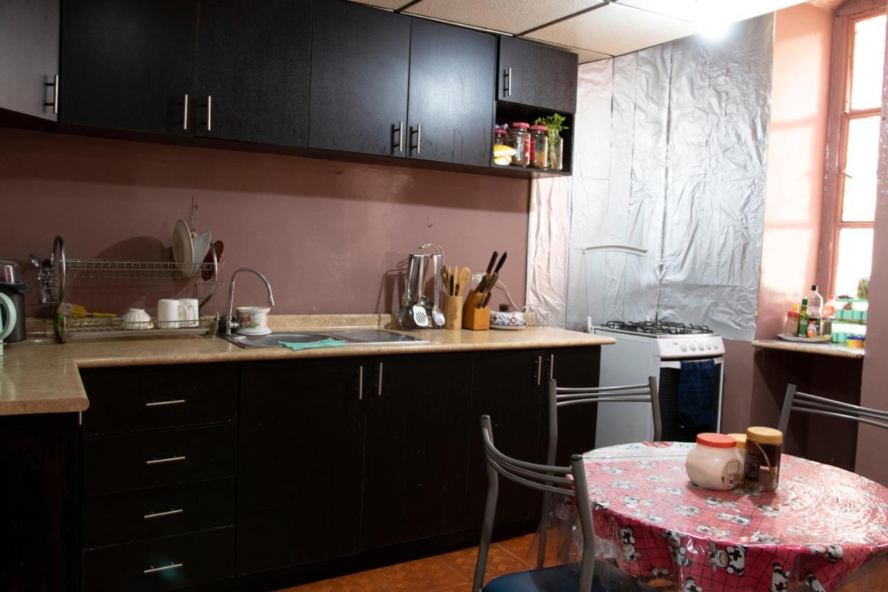 Hostal Carlos Luis Quito Esterno foto