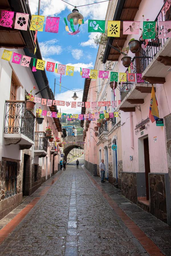 Hostal Carlos Luis Quito Esterno foto