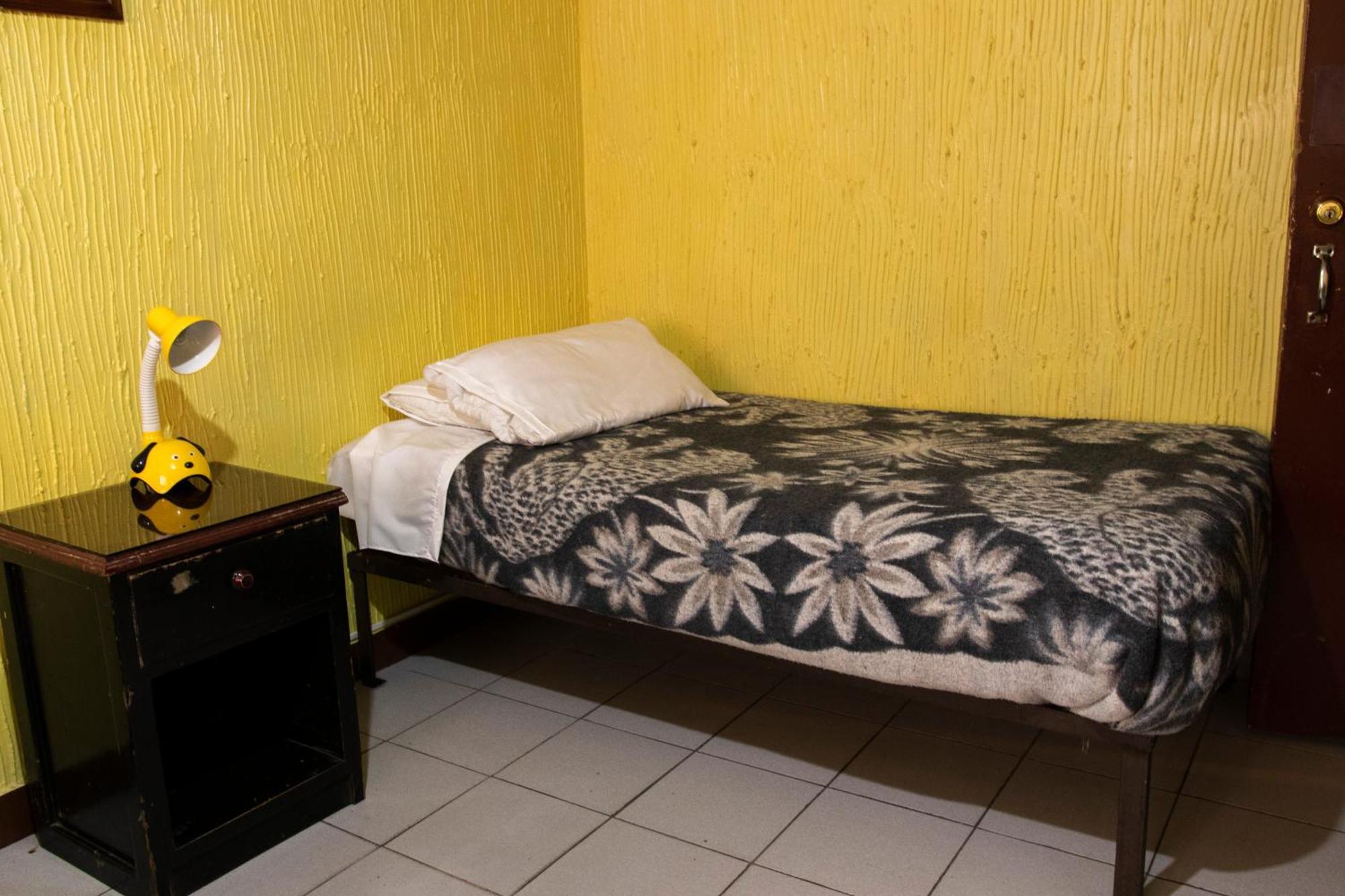 Hostal Carlos Luis Quito Esterno foto