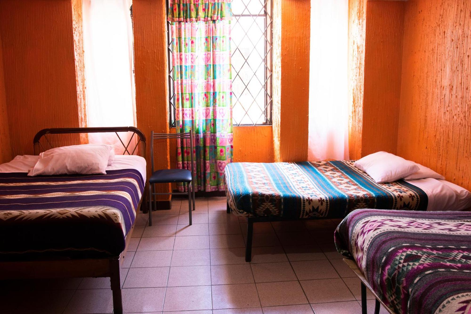 Hostal Carlos Luis Quito Esterno foto